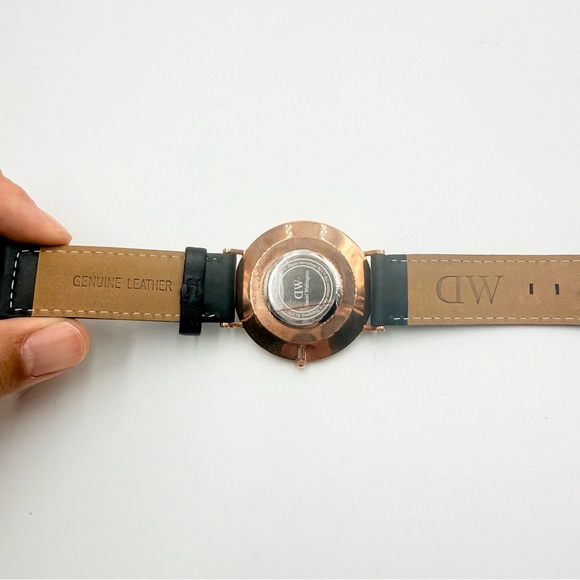 NWT Daniel Wellington Classic Sheffield Rose Gold Black Leather Watch - Picture 6 of 8